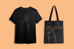 Merchandise T-Shirt und Tasche 1